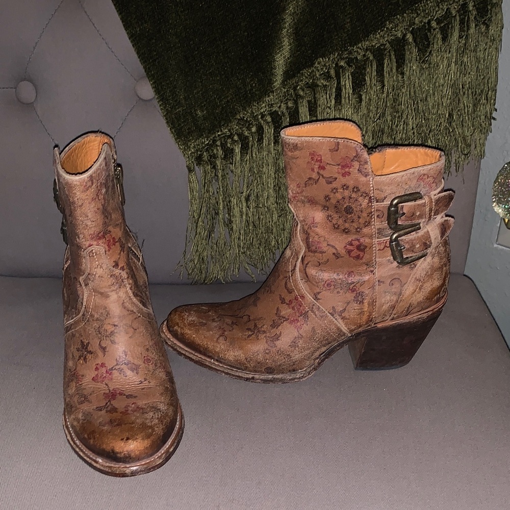 Lucchese Floral Tan Ankle Boots Size 6
